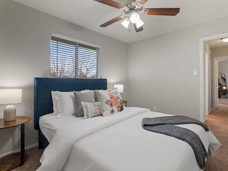 2216 Silverleaf Ln — Photo 4