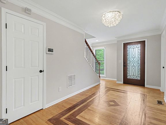 3rd image of 205 Marsh Glen Point