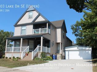 903 Lake Dr SE, Grand Rapids, MI 49506