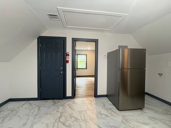 2nd image of 115 Hollywood Ave Floor 1