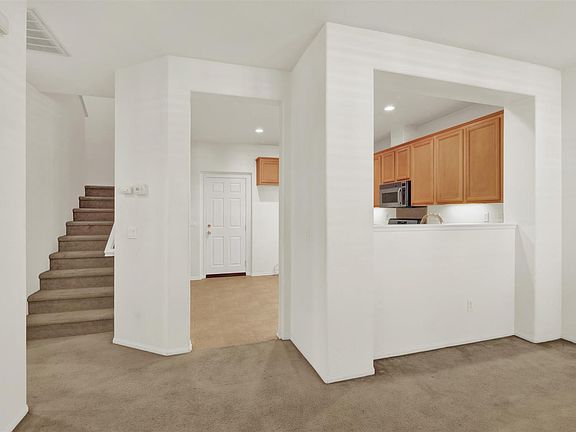 5th image of 26279 Iris Ave