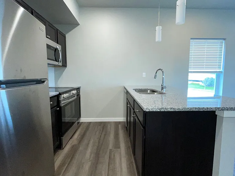 5115 N River Blvd NE — Photo 10