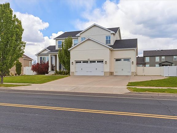 2nd image of 1692 W Spring Meadow Ln