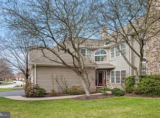 17 Foxcroft Ln, Phoenixville, PA 19460