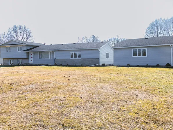 1442 N Terrace Hills Rd, Kendallville, IN 46755