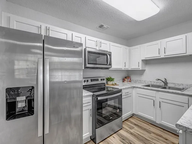 8025 Paul Jones Dr — Photo 5
