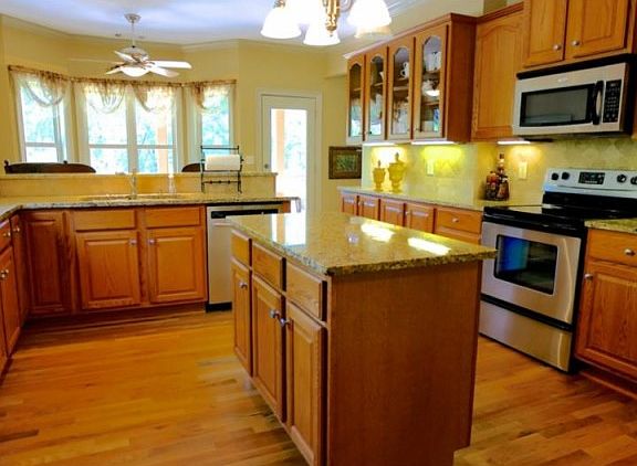 4th image of 6644 Dartmoor Dr