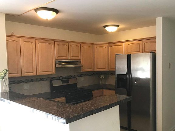 5th image of 4623 Southhampton Dr #0