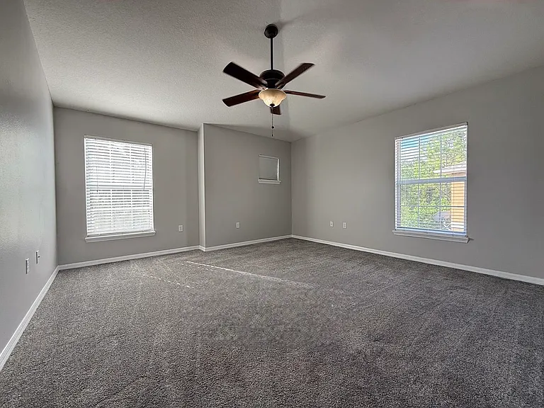7622 Red Mill Cir — Photo 10
