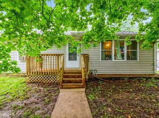 907 Lincoln St, Harvard, IL 60033