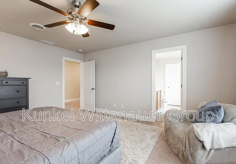 2724 Ambridge Dr — Photo 26