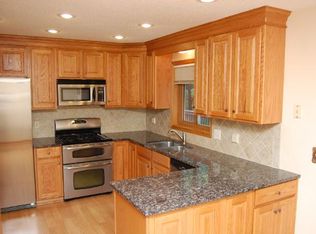 706 91st Ave NE, Blaine, MN 55434