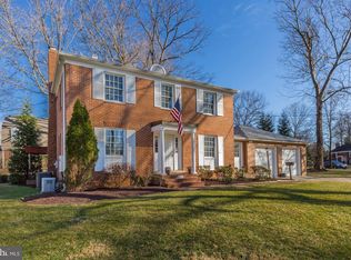 811 Blossom Dr, Rockville, MD 20850