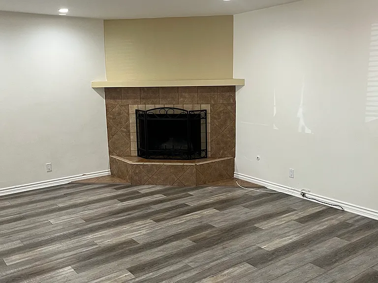 10148 Independence Ave — Photo 13