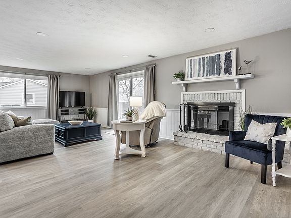 5th image of 7011 Grandview Dr