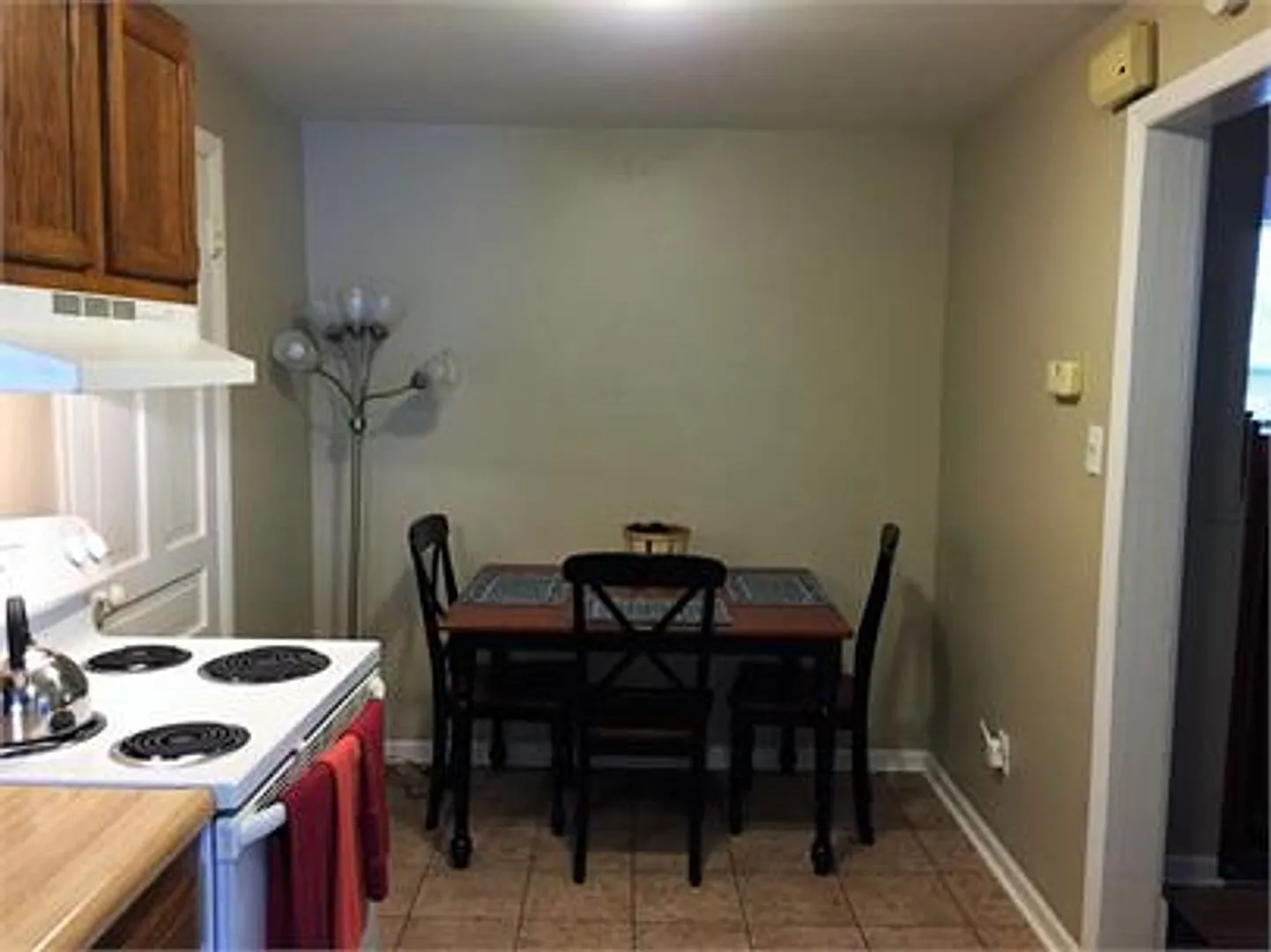 3 Bedroom 1 Block From Campus with Outdoor Space - Rent TBD — Photo 4