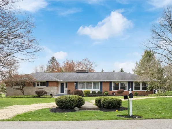 1008 Eastwood St NE, Canton, OH 44714