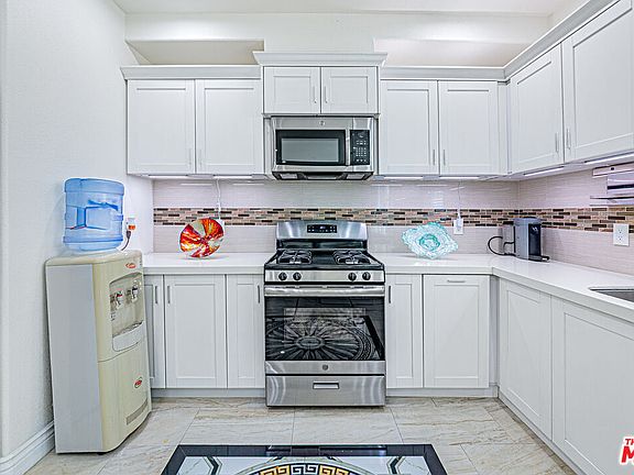 3rd image of 1755 Heywood St Unit 106