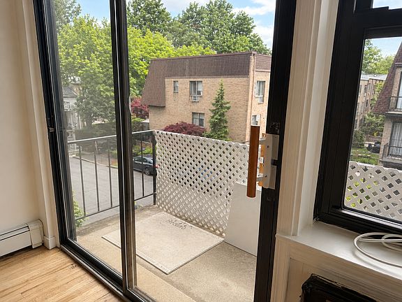 4th image of 23-59 White Oak Ct #3