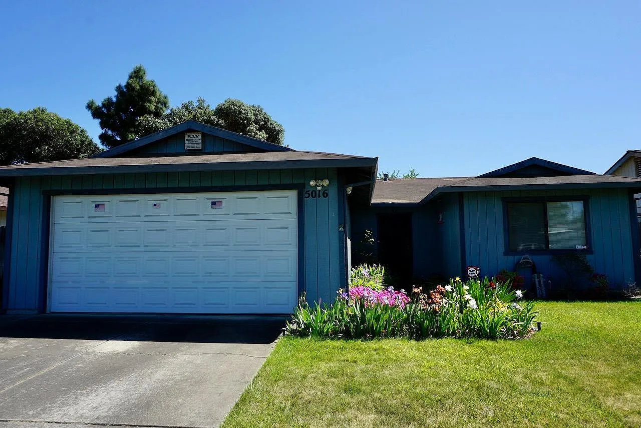 5016 Clover Glen Way photo 1