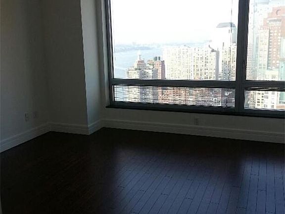 4th image of 10 West St APT 36B
