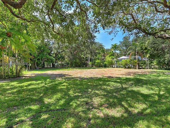 3rd image of 740 San Juan Dr