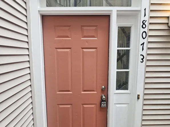 18073 Royal Bonnet Cir, Gaithersburg, MD 20886