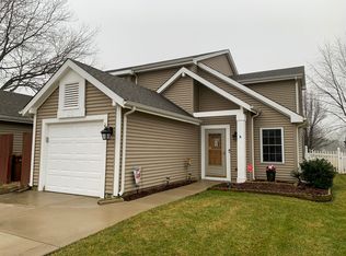 11 Yardley Ct, Glendale Heights, IL