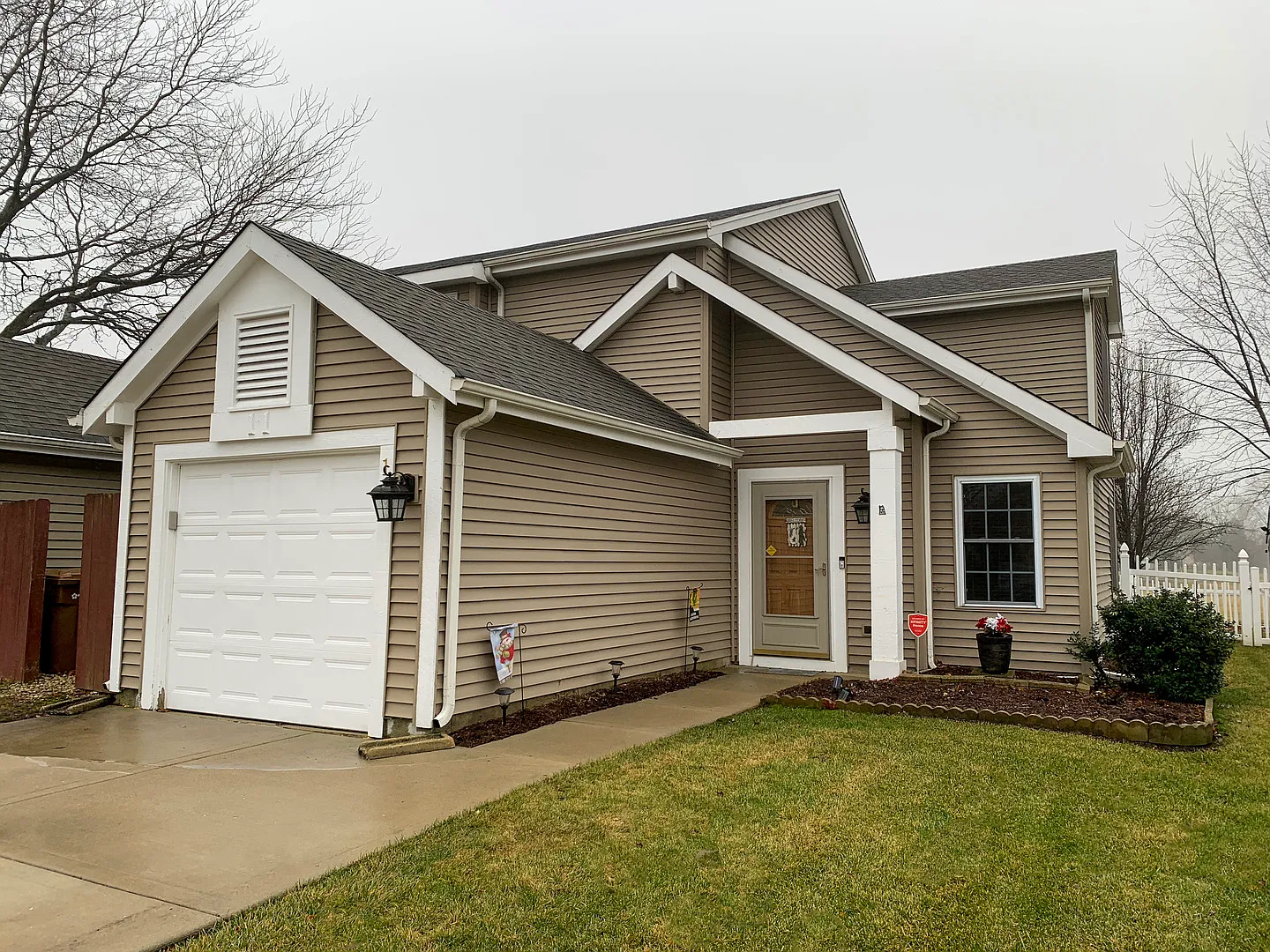 11 Yardley Ct photo 1