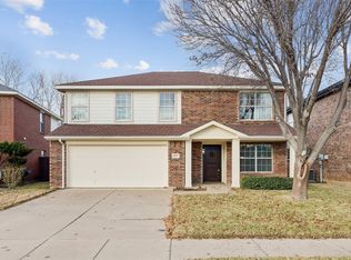 10757 Braemoor Dr, Fort Worth, TX 76109