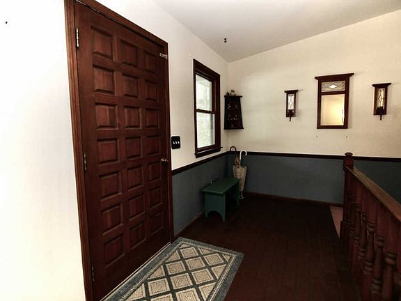 3rd image of 910 Old Sorrel Dr