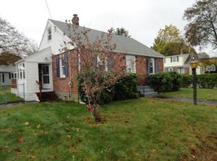 2 Veterans Ln, Stoneham, MA 02180