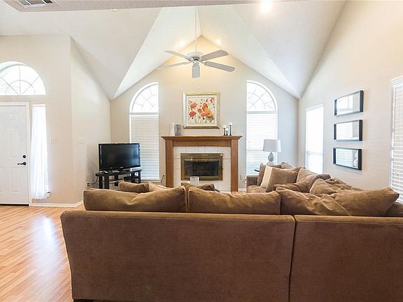 5th image of 2030 Greenview Dr #B
