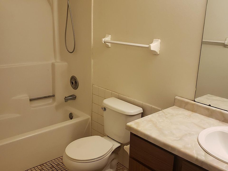 2nd image of 2119 Barton Ave APT 6