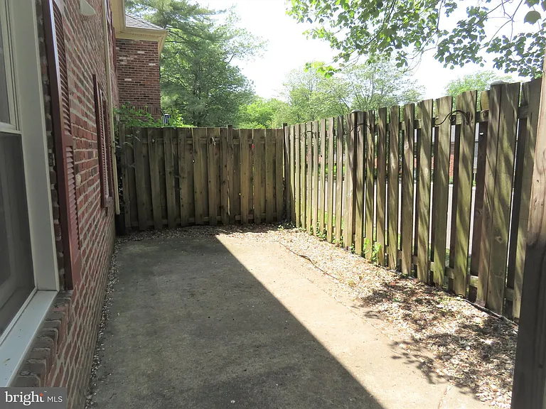 126 Berwick Pl #23B — Photo 10