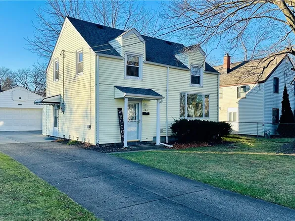 494 82nd St, Niagara Falls, NY 14304