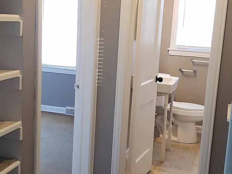 834 N Glendale Ave — Photo 9