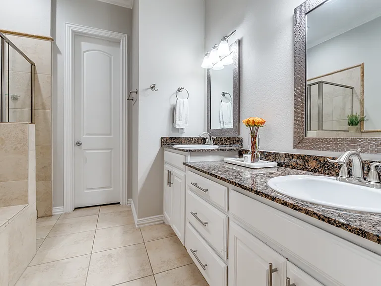2608 N Garrett Ave #B — Photo 15