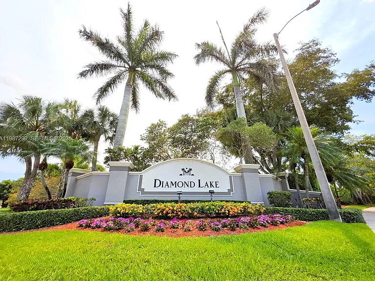16404 Diamond Head Dr — Photo 1