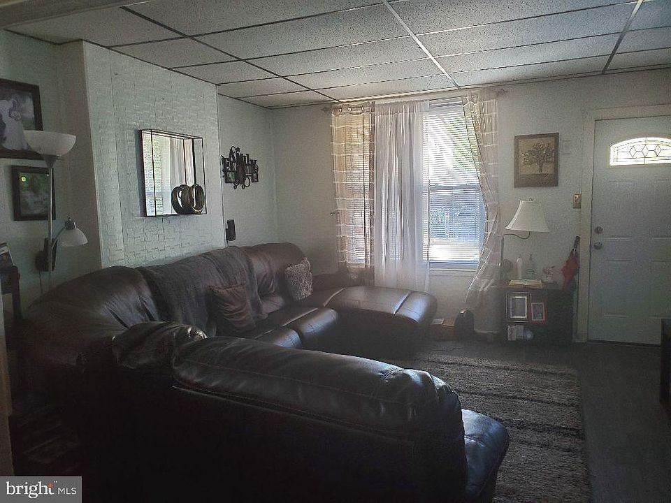 2nd image of 1622 Roberts Ave