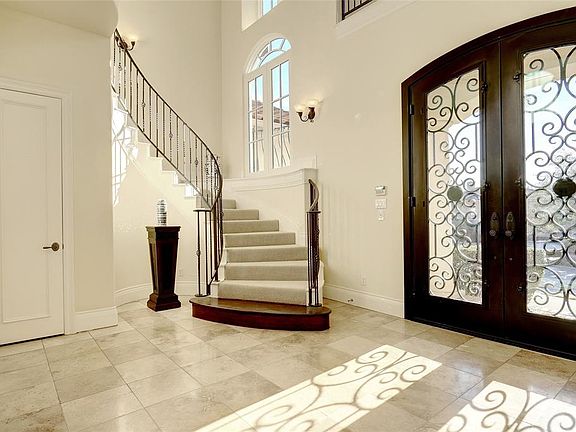3rd image of 5609 Versailles Ct