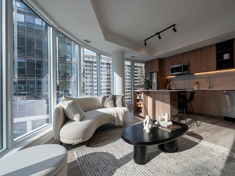 400 Albert St — Photo 12