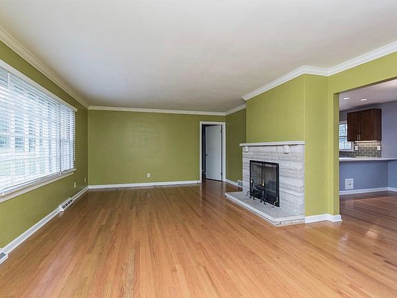 5th image of 3212 Lansdowne Dr