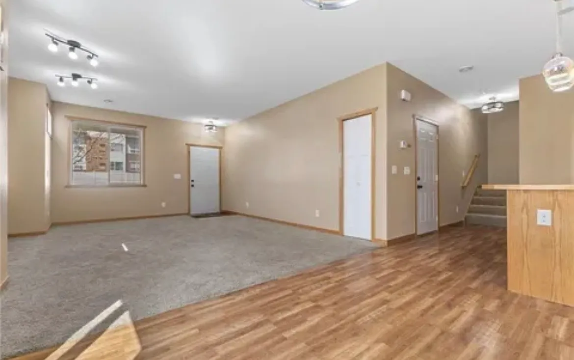 3 bed, 2.5 bath, 1700 sqft, $2,595 — Photo 3