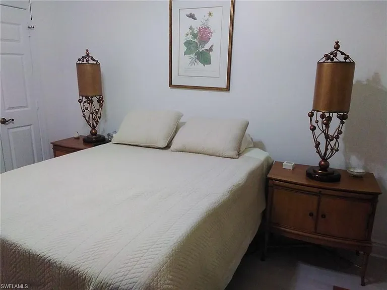 5068 Annunciation Cir #4201 — Photo 9