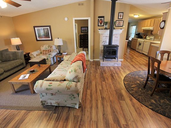4th image of 19030 Jones Hill Ct #1
