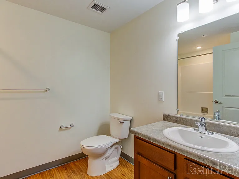 Floor plan 2 bathroom