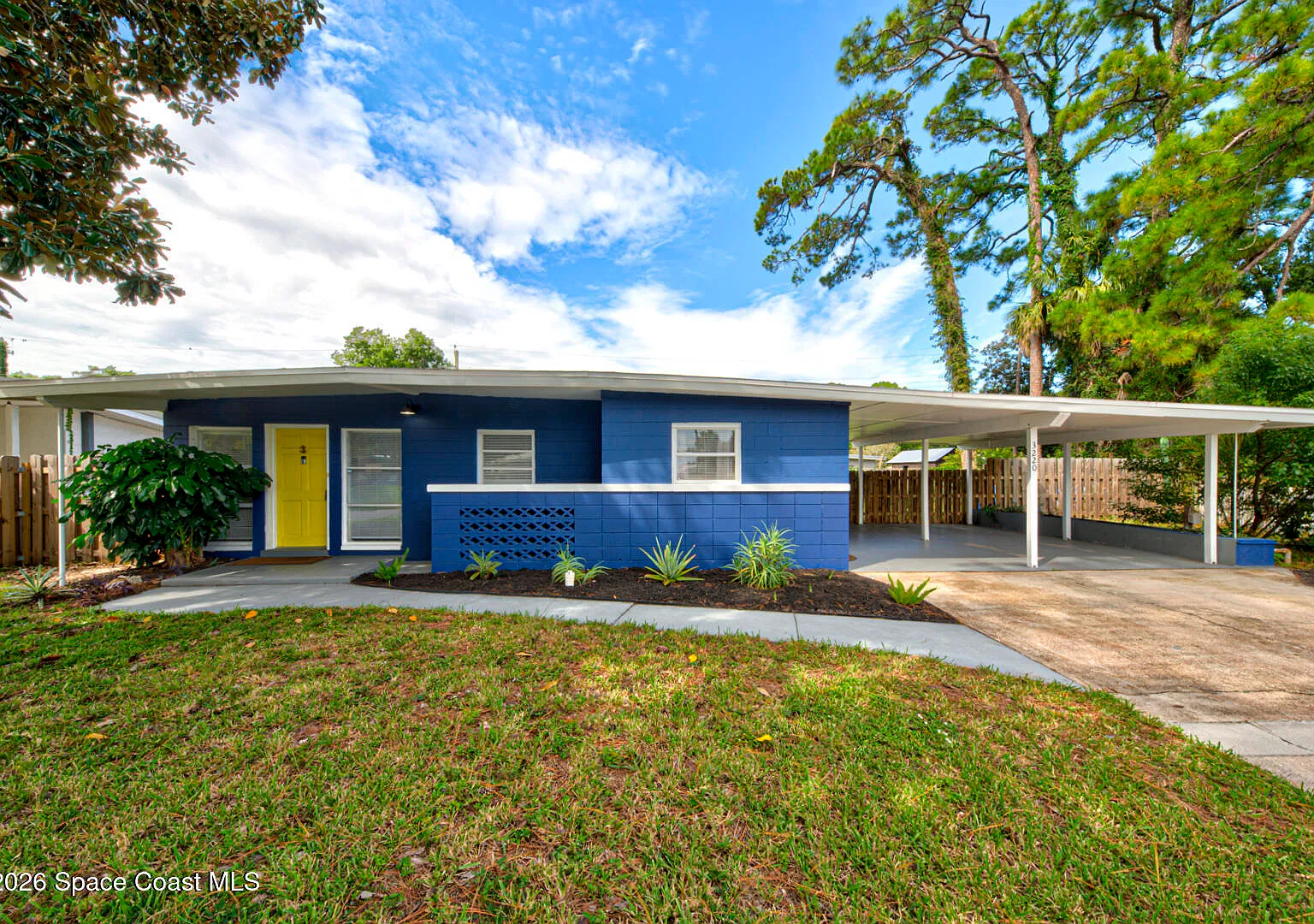 3 bed, 2.0 bath, 1243 sqft, $2,100 — Photo 1
