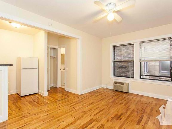 3rd image of 837 W Wolfram St APT 206C