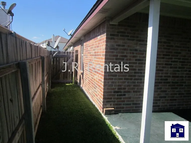 1906 Flagstaff Dr — Photo 95